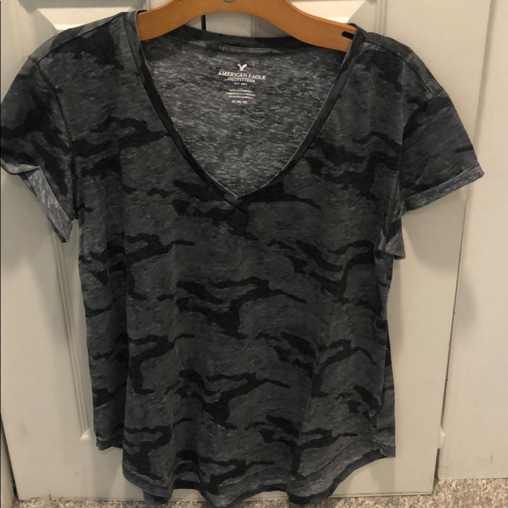 american eagle grey camo v neck tee